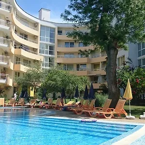 Aparthotel Yassen Holiday Village